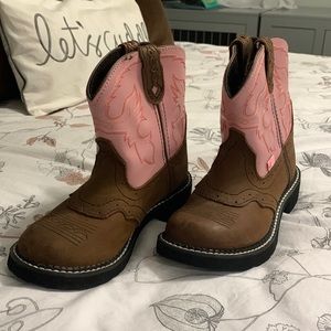 Girls size 1 1/2 size Justin boots